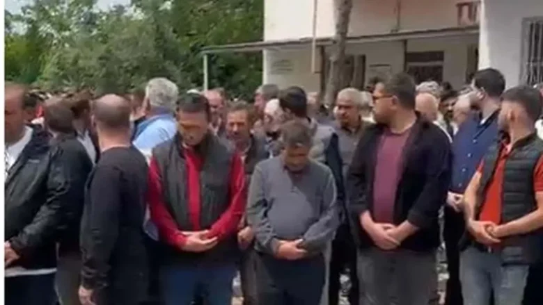 Mevlüt Bacaksız’ın cenazesinde saygızılık